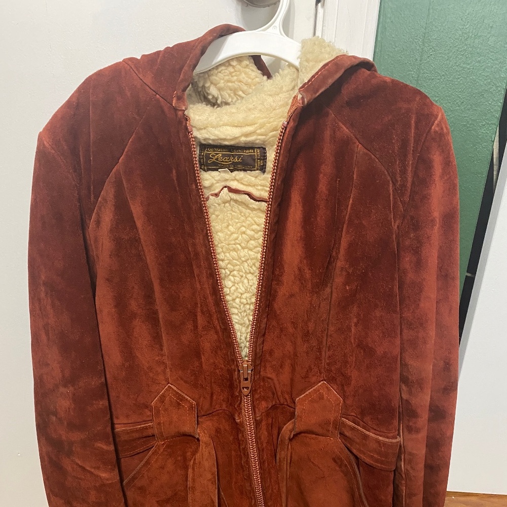 Vintage Women’s Red Suede Hooded Sherpa Jacket Size 11(S/M)